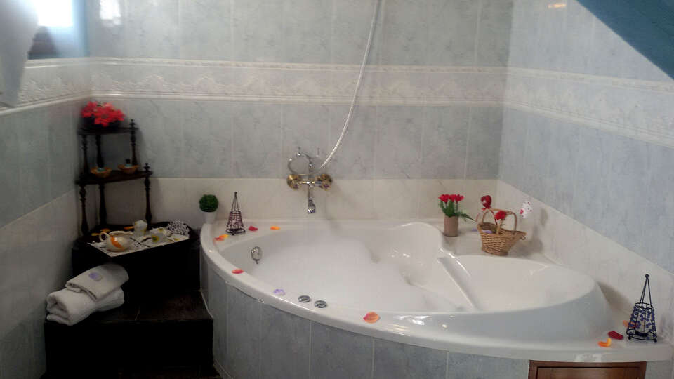 Exclusieve aanbieding Romantiek gastronomie en kamer met hydro massage nachten