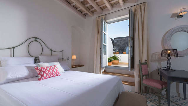 Escapada con desayuno y cóctel de bienvenida en Conil de la Frontera