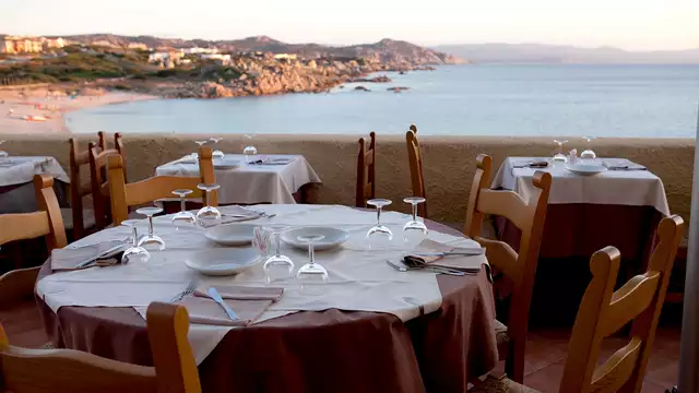 Vacaciones en familia en Santa Teresa di Gallura con pensión completa