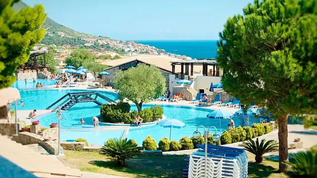 Séjour en chambre triple en demi-pension sur la côte de Cala Gonone, Sardaigne
