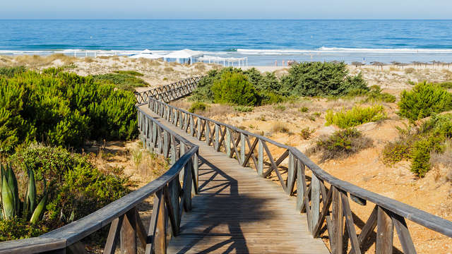 Escapada en estudio con parking y niño gratis en Sancti Petri, Chiclana de la Frontera