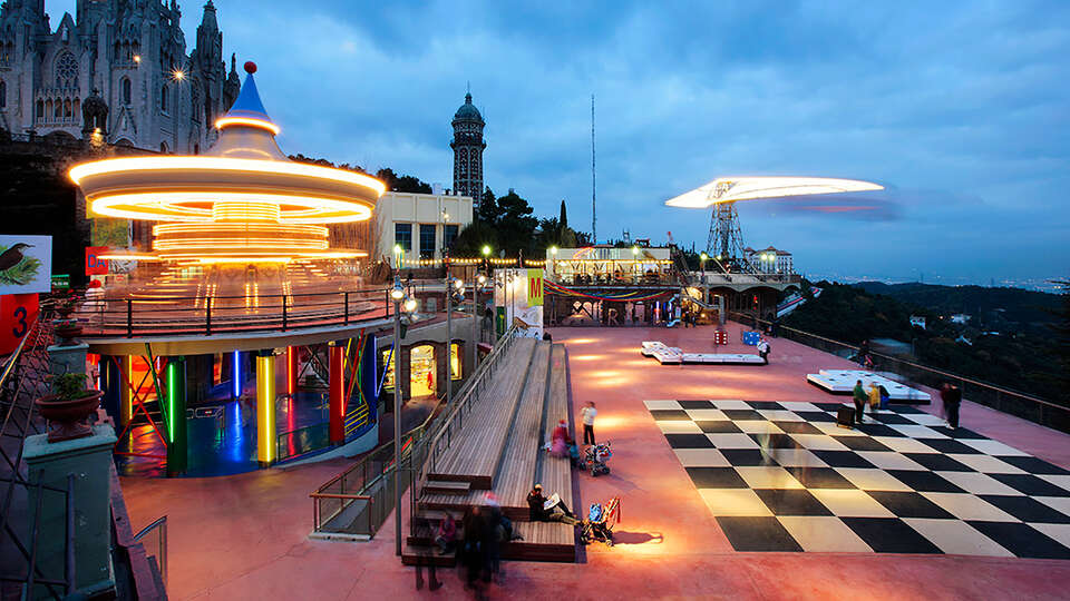 Escapada en Barcelona con entradas al parque de atracciones Tibidabo