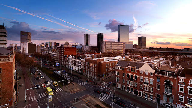Descubre la ciudad de Rotterdam con alojamiento en pleno centro de la ciudad