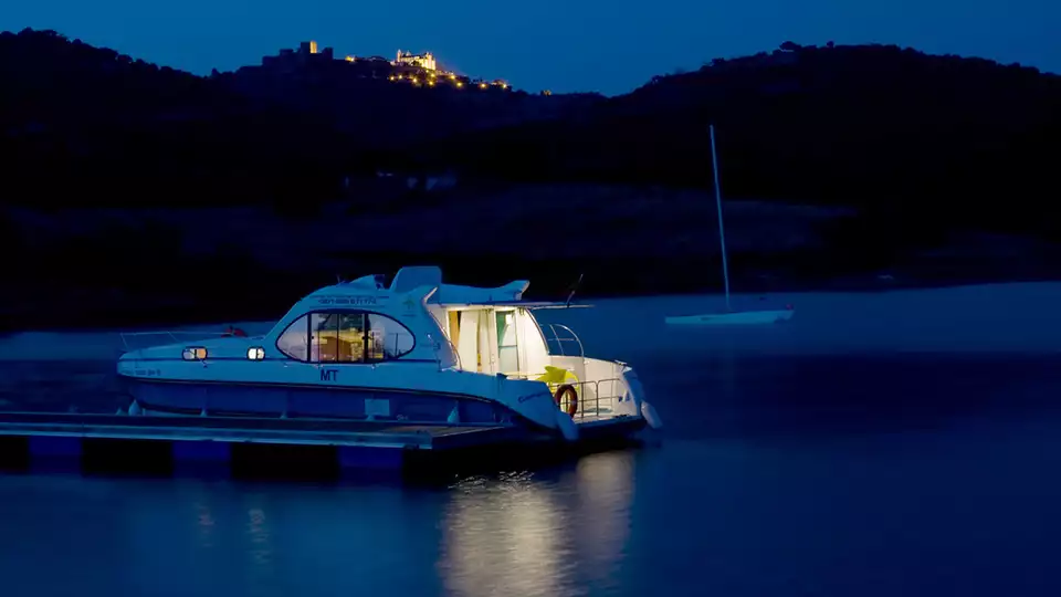 Escapada nautica con ninos gratis y descuento en navegacion cerca de Evora noches