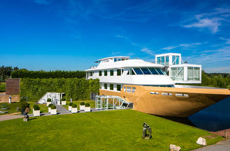 Lâchez prise sur un bateau aménagé en centre de bien-être dans le Brabant (NL)