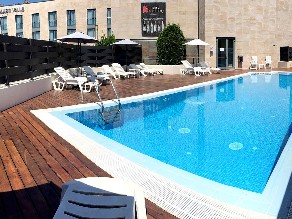 Offre spéciale: Profitez d'une dégustation de vins et accès au bains à remous privé - 3* - 9