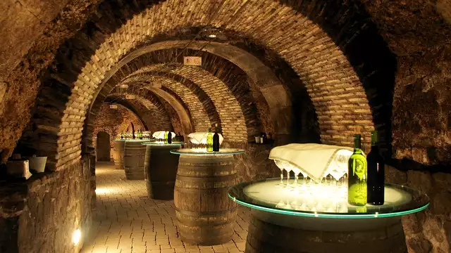 Soggiorno ad Asolo, nelle terre di Valdobbiadene, con visita in cantina e degustazione di prosecco