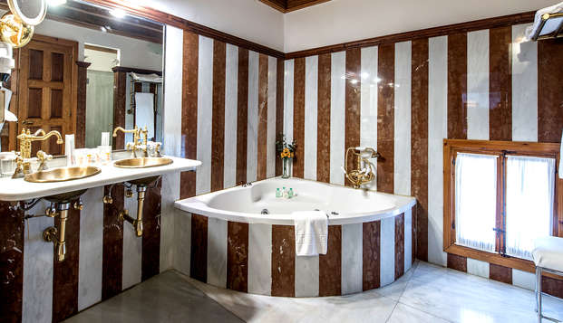 Weekend con cena e accesso SPA con sfondo l'affascinante Siviglia
