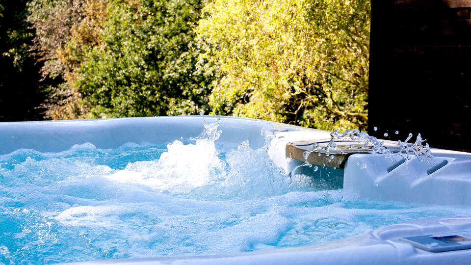 Ontspan tijdens een romantisch wellnessweekend met privejacuzzi in Saint Saveur