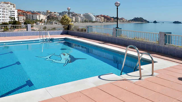 Sol y las mejores vistas en Almuñecar, con desayuno y cóctel de bienvenida