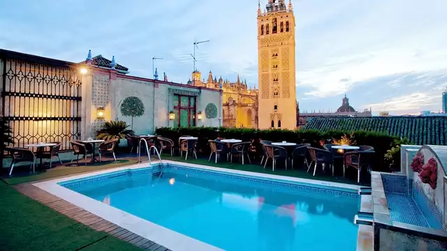Luxe in Sevilla met spectaculaire uitzichten in superior kamer