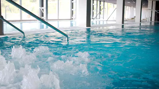 Pension complète et accès aux eaux thermales, à Segura de los Baños
