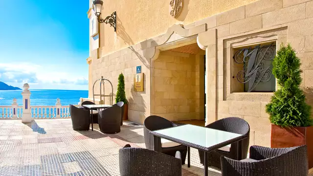 Environnement méditerranéen dans un 5* en demi-pension à Benidorm