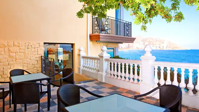 Environnement méditerranéen dans un 5* en demi-pension à Benidorm