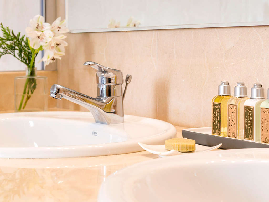 Déconnexion dans un hôtel de luxe avec spa et accès direct à la plage de Santa Cristina - 5* - 9