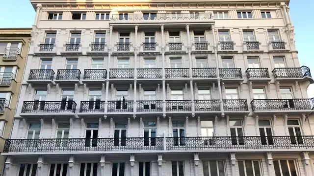 Luxueux studio avec balcon a Ostende