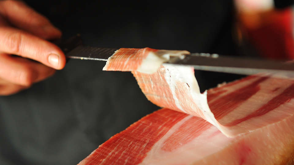 Hotel Doña Teresa - EDIT_Jamon1.jpg