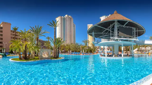 Divertimento in famiglia con visita a Terra Mítica da Cala de Finestrat