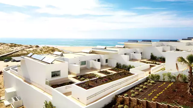 Desconecta en un lujoso apartamento frente al mar
