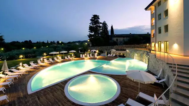 Romance sur le lac de Garde avec dîner et accès au spa