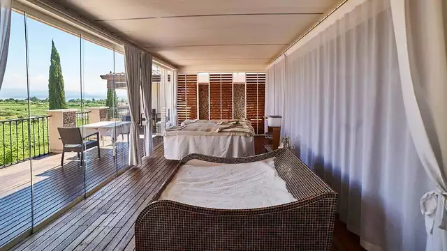 Week-end détente en chambre Prestige sur le lac de Garde avec spa et apéritif
