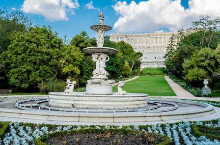 Séjour romantique avec bouteille de cava au coeur de Madrid