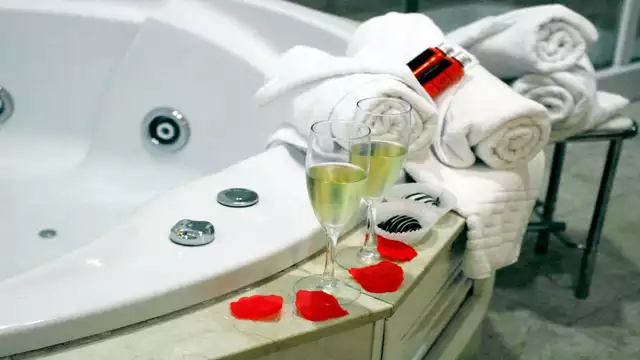 Week-end romantique avec dîner et jacuzzi dans la chambre