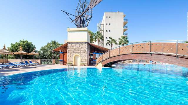 Vistas al Mediterráneo en un hotel a pie de playa en Palma