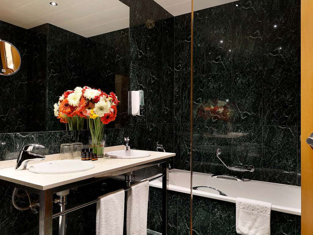 Découvrez Barcelone de la manière la plus romantique dans un hôtel 4 étoiles situé en zone de plage - 4* - 18