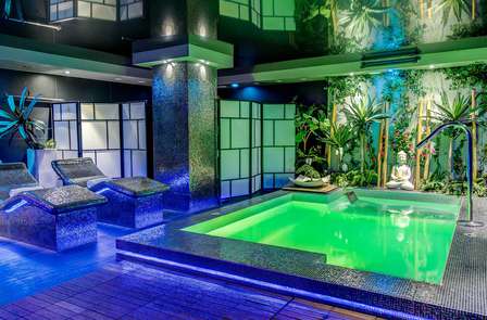 Luxe et détente : accès au spa et suite dans le cœur de Salamanque