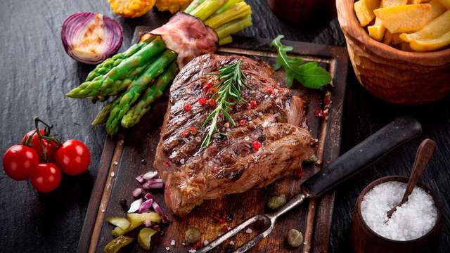 Escapada con Cena típica en pleno centro de Celanova (desde 2 noches)