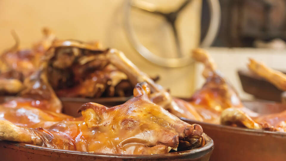 Escapada gastronomica con Spa y Cochinillo Asado en el Meson Candido en Segovia