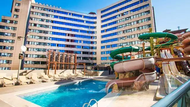 Familie-aanbieding met kind gratis: verblijf in een all-inclusive driepersoonskamer in Benidorm