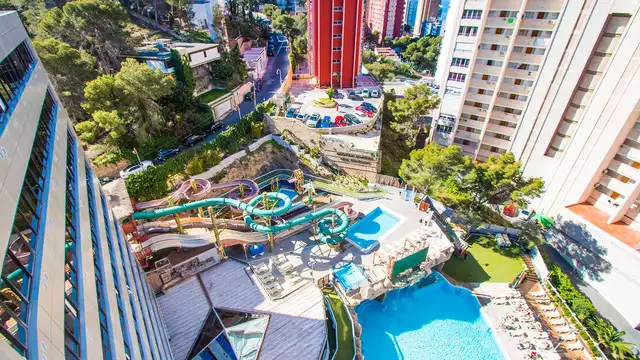 Familie-aanbieding met kind gratis: verblijf in een all-inclusive driepersoonskamer in Benidorm