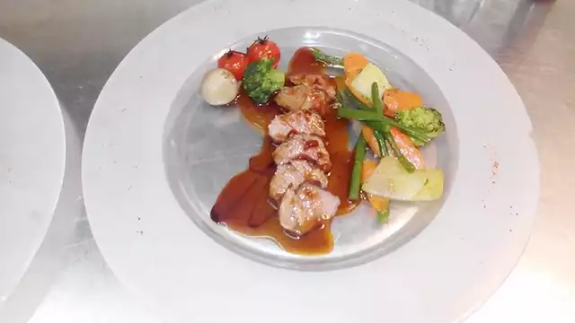 Dîner 4 plats à la carte dans une auberge de charme vers Sedan, entre Mons et Luxembourg