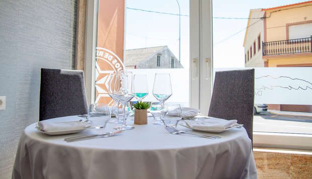 Fuga romantica con cena gastronomica galiziano-peruviana nei pressi del Monte Pindo in La Coruña