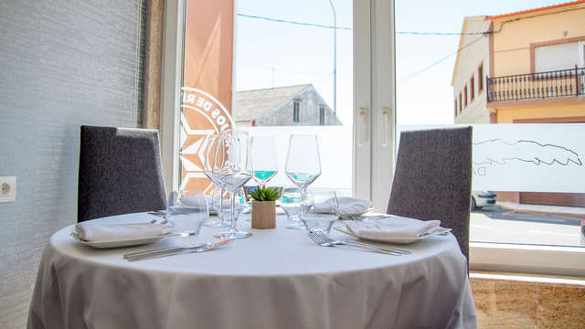 Escapada romántica con Cena gastronómica gallego-peruana cerca del Monte Pindo en A Coruña