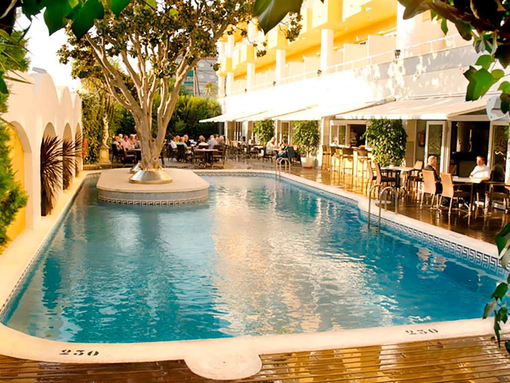 Vacances à la mer en pension complète à Lloret de Mar - 4* - 25