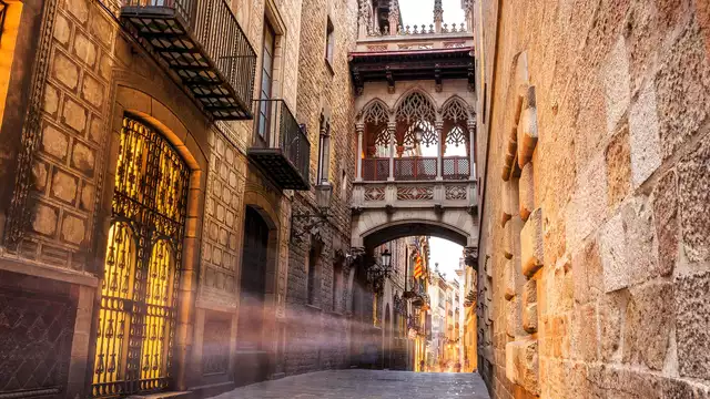 Verblijf in een iconisch hotel in Barcelona en beleef de Gaudí Ervaring