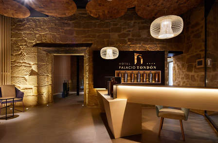 Escapade avec visite de la cave dans un palais du XVIe siècle