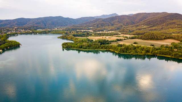 Descubre la Garrotxa en un Hotel Ecofriendly, con ruta en bicicleta y cena ecológica