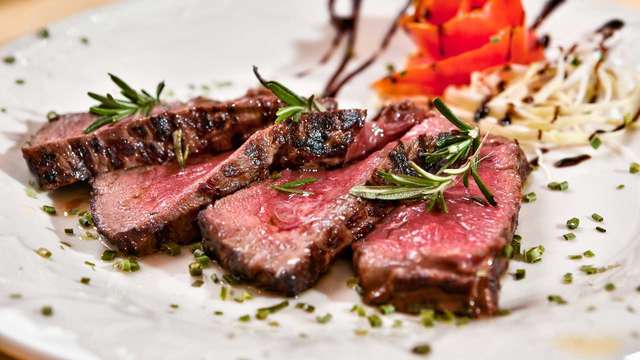 Escapada Lujo y Relax: Junior Suite, Aguas Termales y Cena en la Garriga