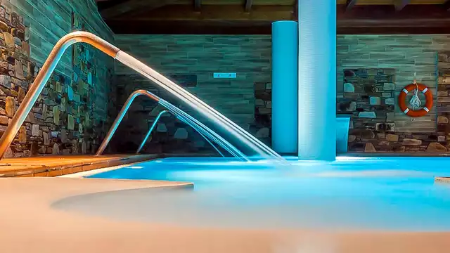 Relaxaanbieding met spa in een standaard kamer met ontbijt inbegrepen