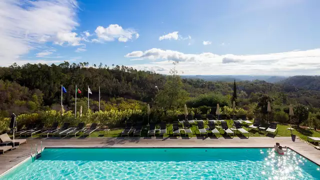Découvrez l'Algarve dans une suite avec balcon, petit-déjeuner et dîner inclus