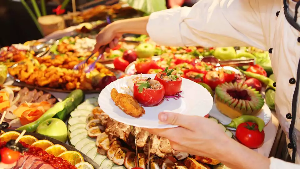 Escapada romantica con circuito termal y cena o almuerzo en Valencia desde noches