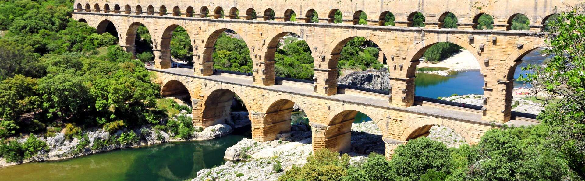 Séjournez au vert et visitez le pont du Gard