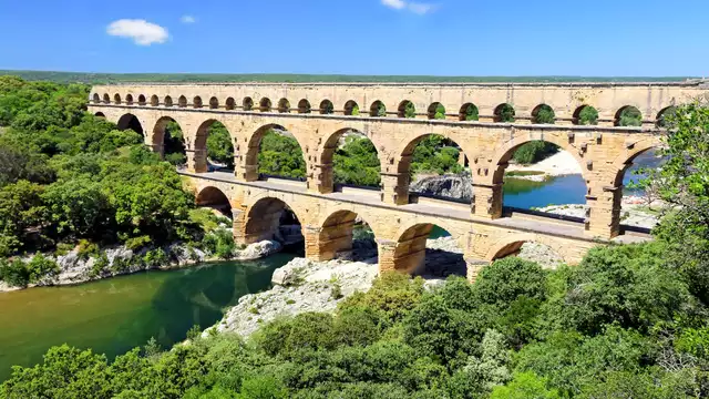 Séjournez au vert et visitez le pont du Gard