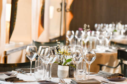 Profitez d'un dîner gourmand à 3 plats dans un cadre de luxe
