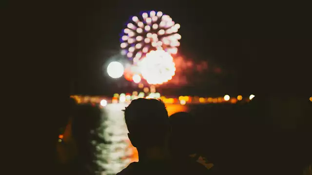 Capodanno con cenone e musica live in una villa 5* sulla costa calabrese