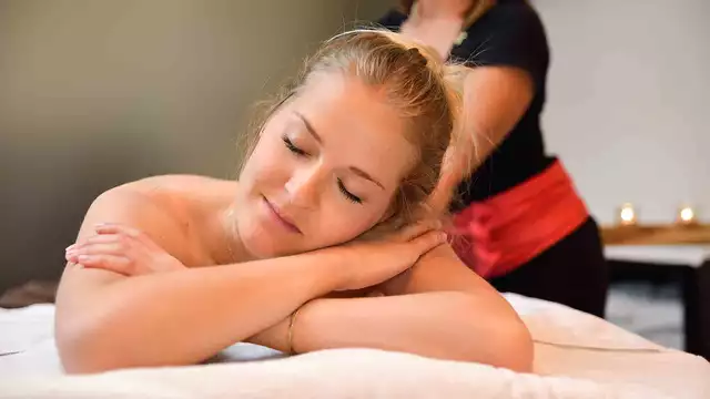 Séjour relaxant avec Massage, Circuit bien-être et Surclassement